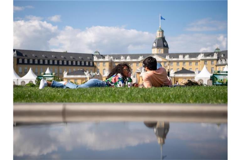 Nach den Wolkenbrüchen bringt Hoch „Ophelia“ Deutschland zumindest kurzzeitig freundliches Wetter. Foto: Sebastian Gollnow