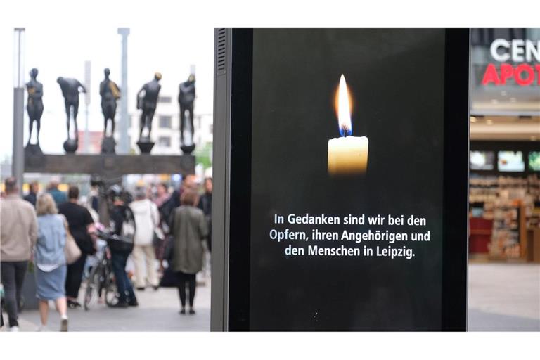 Nach der Amokfahrt in der Fußgängerzone herrschen in Leipzig Trauer und Fassungslosigkeit.