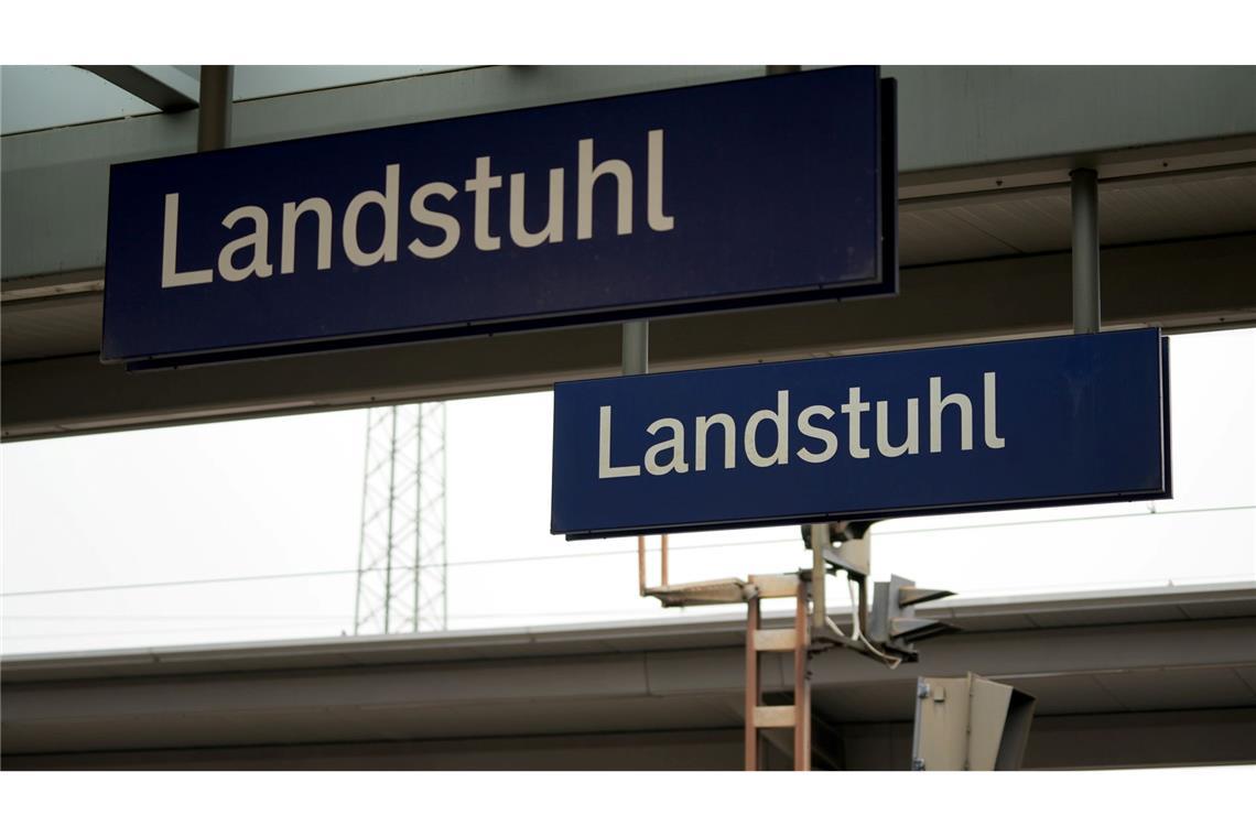 Nach Angriff in Bahn: Tatverdächtiger nicht polizeibekannt