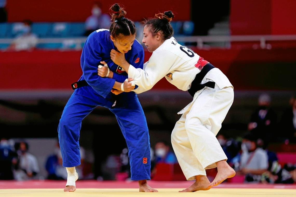 Menz startet Unternehmen Paris 2024 Nach der halbjährigen Wettkampfpause packt es Katharina Menz (rechts) nun wieder an und kehrt auf die Judomatte zurück. Foto: Imago