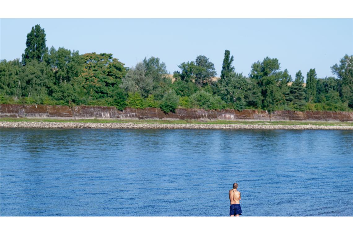 DWD: Tageshöchstwerte in Baden-Württemberg gemessen Nach der Hitze am Samstag bleiben die Temperaturen auf hohem Niveau.