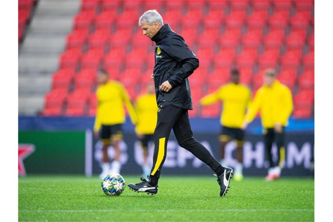 BVB sehnt Trendwende herbei - Hummels: „Extrem heiß“ Nach der Kritik an dürftigen Leistungen will Trainer Lucien Favre mit dem BVB gegen Slavia Prag wieder für einen klaren Erfolg sorgen. Foto: Guido Kirchner/dpa