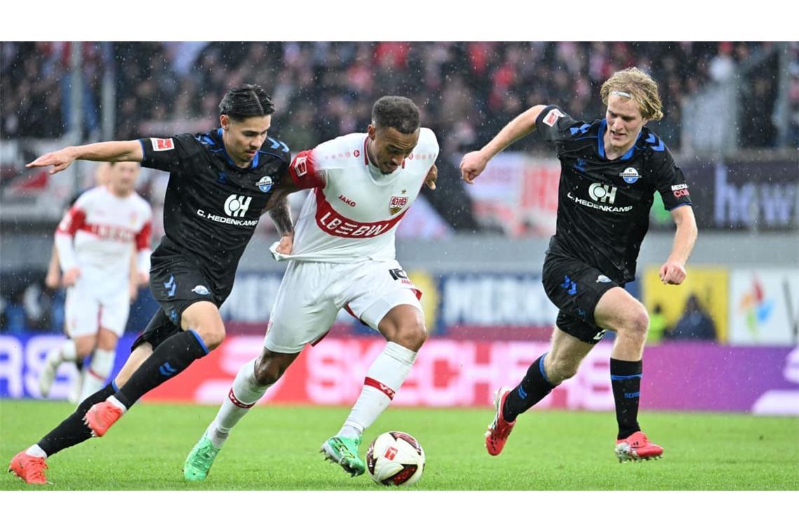 Nach der Pause entwickelt sich ein Spiel auf Augenhöhe. Paderborn ist dem Ausgleich näher als der VfB dem 2:0...