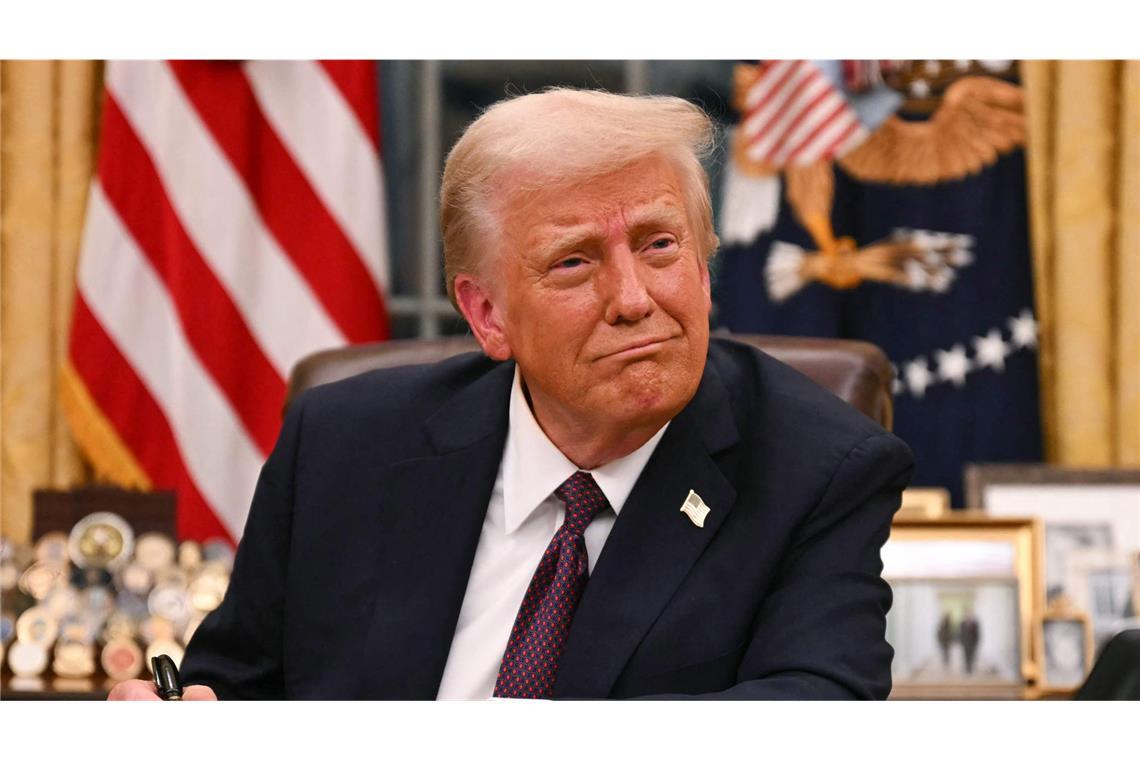 Nach der Übergabe der Medaille bezeichnete Trump Machado auf Truth Social als wundervolle Frau, die so viel durchgemacht habe.