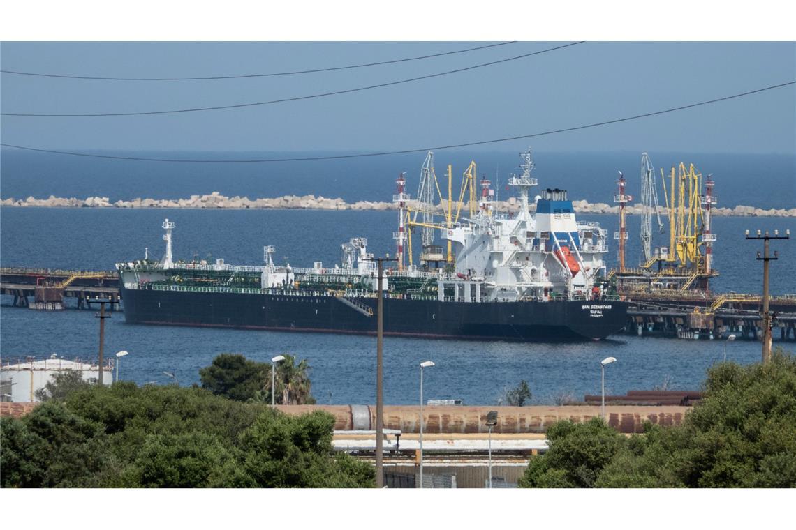 Sanktionen: Lukoil will ausländische Beteiligungen loswerden Nach der Verhängung US-amerikanischer Sanktionen will der russische Ölriese Lukoil sich von seinen ausländischen Beteiligungen trennen. (Archivbild)