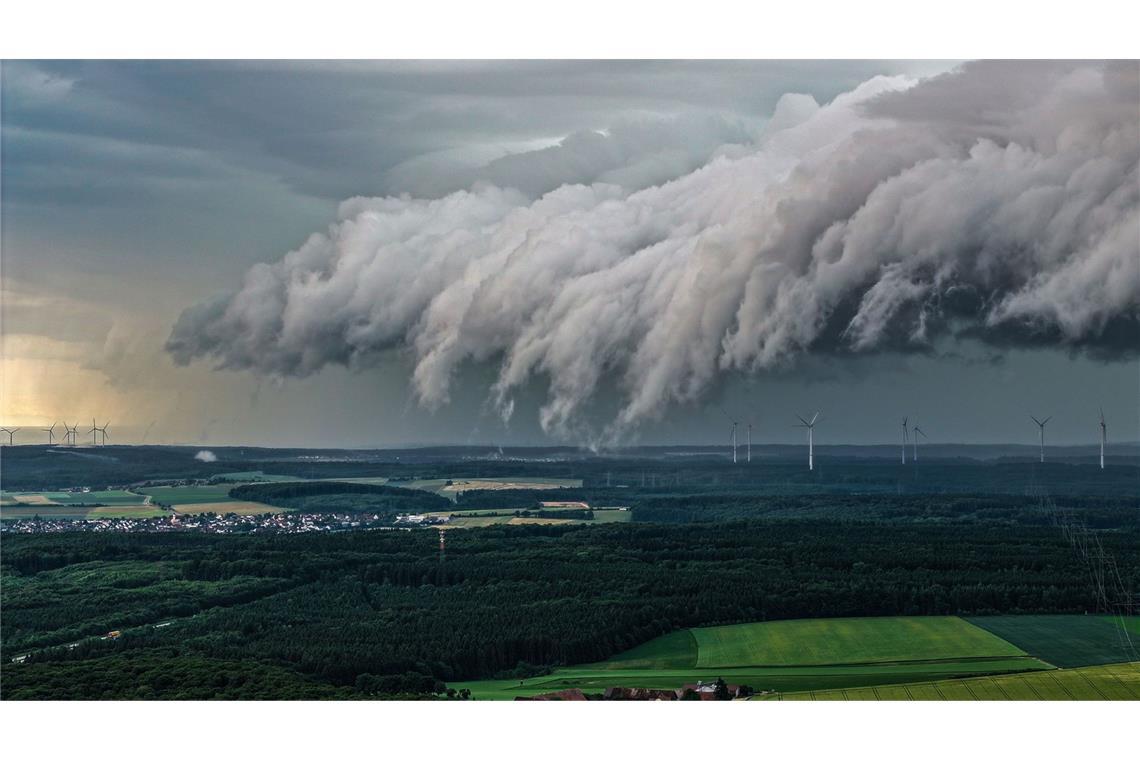 Nach der Vorhersage des DWD können in Baden-Württemberg in den kommenden Tagen örtlich Gewitter aufziehen.