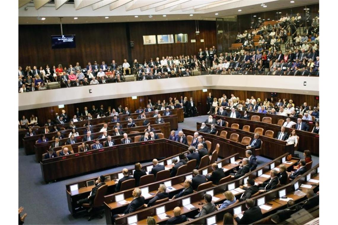 Israels Parlament löst sich automatisch auf Nach der Wahl im September sind die Bemühungen um eine Regierungsbildung in Israel endgültig gescheitert. Foto: Ilia Yefimovich/dpa/Archiv