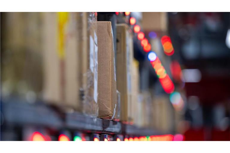 Nach Diebstählen von fast 500 Paketen an Verteilzentren der Deutschen Post in Rastatt und Baden-Baden ist ein Verdächtiger in Haft gekommen (Symbolbild).