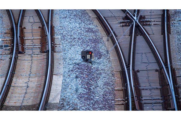 Nach einem Brand an einem Stellwerk in Lehrte ist der Bahnverkehr zwischen Hannover und Berlin eingeschränkt. (Symbolbild)