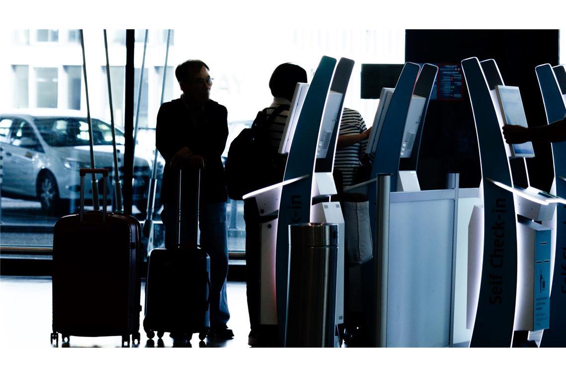 Cyberangriff: Weiter Wartezeiten am Berliner Flughafen