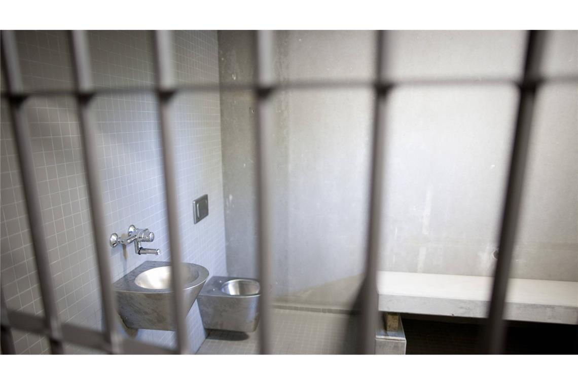 Nach einem lebensgefährlichen Stich in den Rücken sitzt der mutmaßliche Täter in Untersuchungshaft (Symbolfoto).