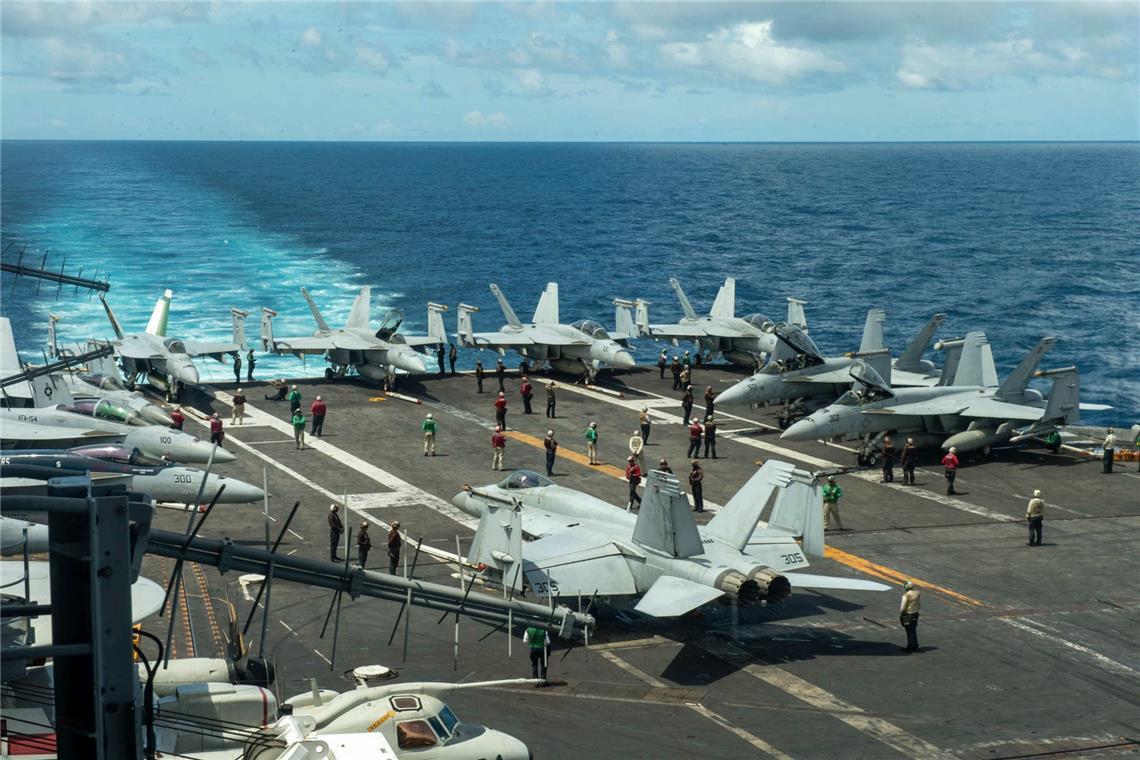 Israels Armee erklärt weitere Hamas-Geisel für tot Nach einem mehrwöchigen Einsatz als Reaktion auf die Krise im Nahen Osten haben die USA ihren Flugzeugträger „Theodore Roosevelt“ aus dem Roten Meer abgezogen.