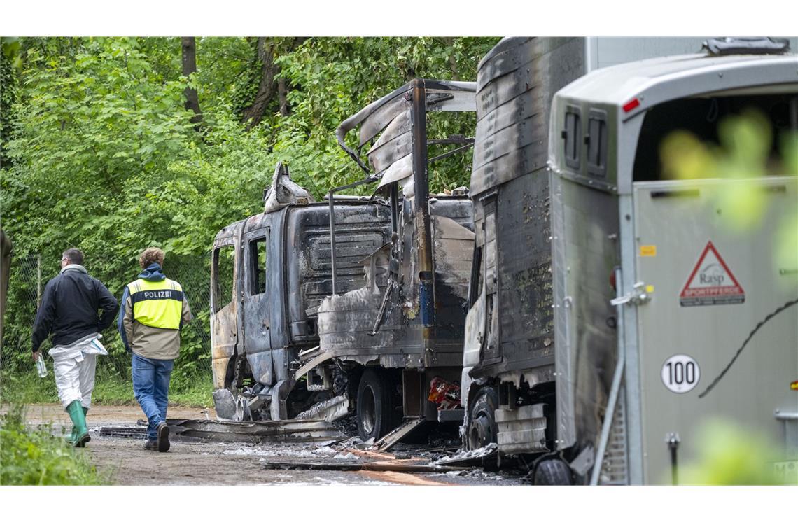 Feuer bei Reiterstaffel - Neuer Anschlag auf Polizei? Nach einem mutmaßlichen Brandanschlag auf die Reiterstaffel der Polizei in München vermutet die Generalstaatsanwaltschaft die möglichen Täter im linksextremistischen Milieu.