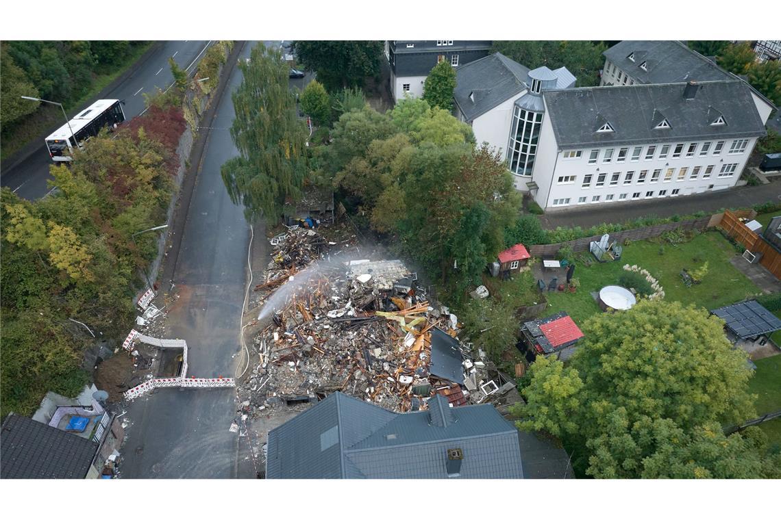 Bilder des Tages Nach einer Explosion in einem Wohn- und Geschäftshaus in Daaden in Rheinland-Pfalz ist das Gebäude komplett eingestürzt. Mehrere Personen wurden verletzt.