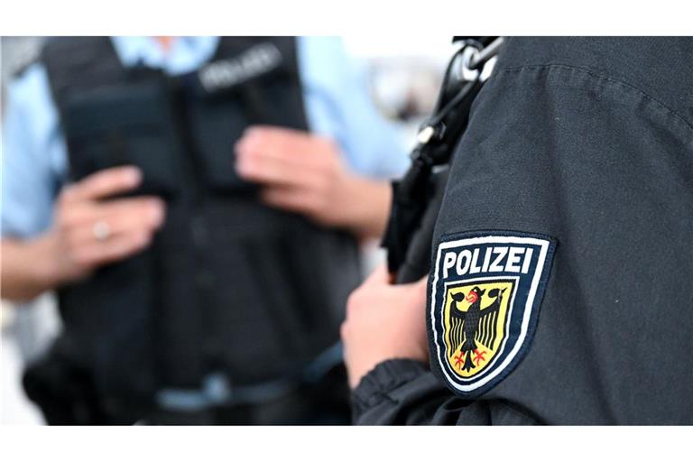 Nach einer Explosion muss der Bahnhof Zuzenhausen eine ganze Nacht lang gesperrt werden. (Symbolbild)