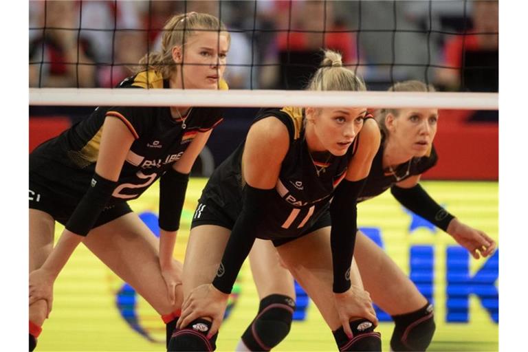 Nach einer starken Vorrunden war für die deutschen Volleyballerinnen im Viertelfinale gegen Polen Schluss. Foto: Grzegorz Michalowski/PAP