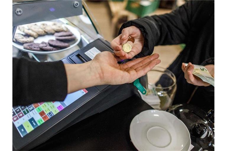 Nach Einschätzung von Experten spielt die Zeit fürs Bezahlen eine wichtige Rolle bei der Kaufentscheidung. Foto: Carsten Koall