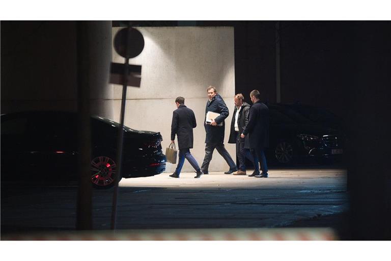 Nach fast sechs Stunden haben die Spitzen von Union und SPD ihre Beratungen beendet.