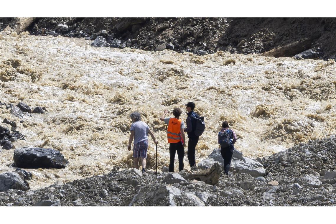 Bilder des Tages Nach Gletscherabbruch im Wallis