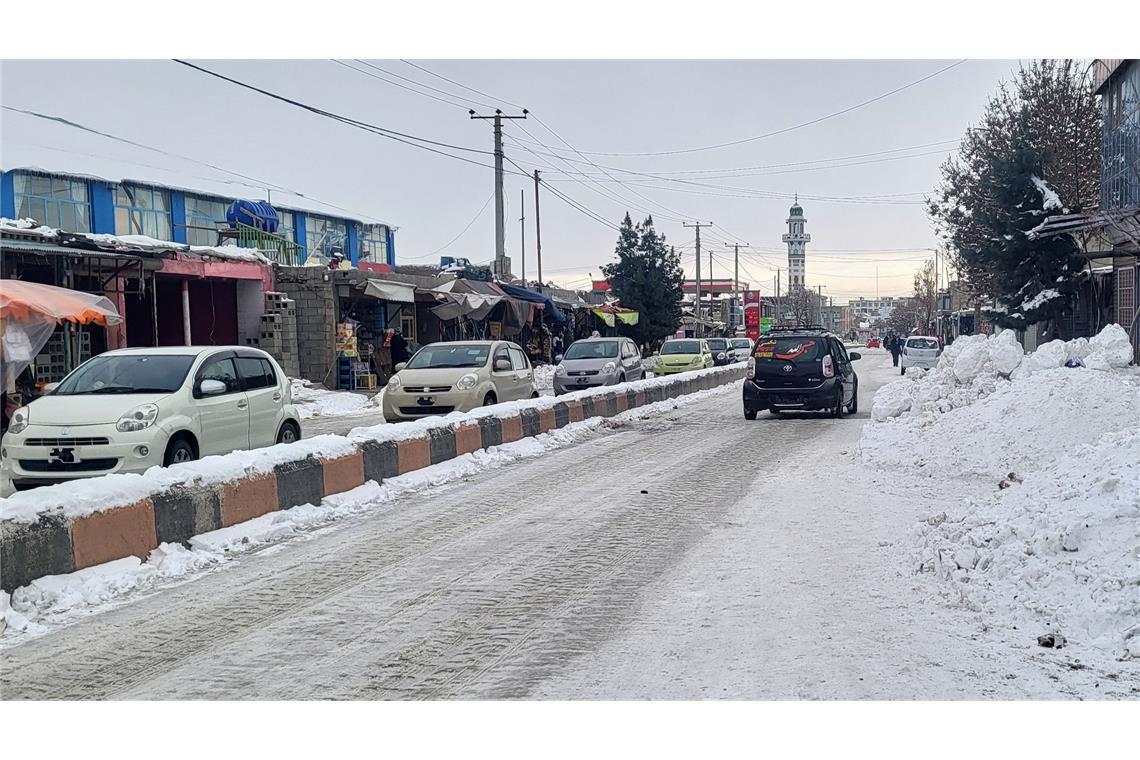 Nach heftigen Regenfällen hat es in Afghanistan Dutzende Tote und Verletzte gegeben.