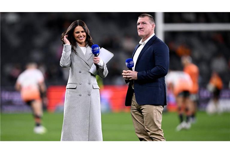 Nach ihrem kuriosen TV-Aussetzer bittet Reporterin Danika Mason (l.) um Verzeihung (Archivfoto).