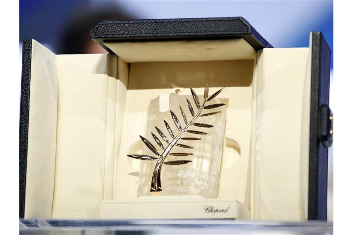 Goldene Palme für „Titane“ der Französin Julia Ducournau Nach Jane Campion („Das Piano“) ist Julia Ducournau erst die zweite Frau, die eine Goldene Palme gewinnt. Foto: Sebastien Nogier/EPA/dpa