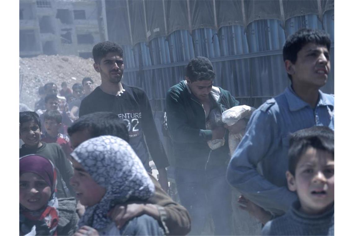 Nach langem Ringen hat sich der UN-Sicherheitsrat doch noch auf eine eingeschränkte Fortsetzung der humanitären Syrienhilfe geeinigt. Foto: Hassan Ammar/AP/dpa