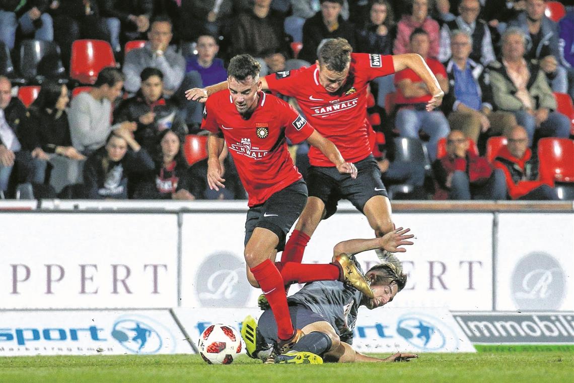 Nach langer Verletzungspause nun seit kurzer Zeit wieder am Ball und eine Alternative für Aspachs Startelf: Marco Hingerl (vorne).Foto: A. Becher