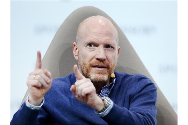 Nach Meinung von Matthias Sammer darf die vertragliche Situation der Bundestrainer-Kandidaten bei der Auswahl keine Rolle spielen. Foto: Roland Weihrauch/dpa