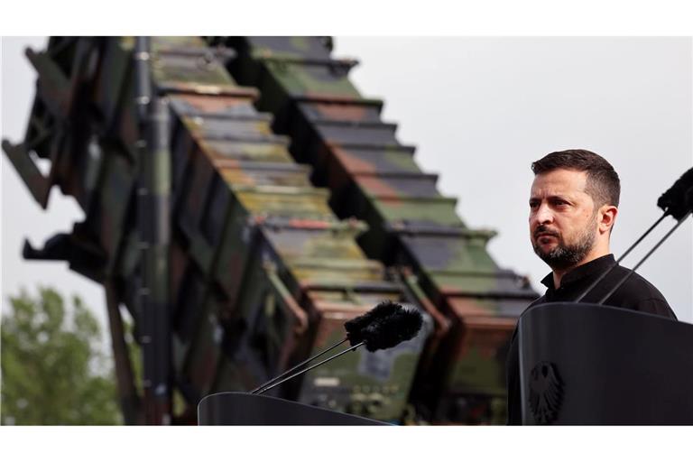 Nach neuerlichen russischen Luftschlägen hat der ukrainische Präsident Wolodymyr Selenskyj zum Stopp von russischen Importen aufgerufen. (Archivbild)