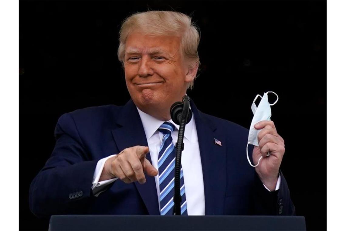Trump will nun gegen Coronavirus „immun“ sein Nach seiner Covid-19-Erkrankung ist US-Präsident Trump seinem Leibarzt zufolge nicht mehr ansteckend. Foto: Alex Brandon/AP/dpa