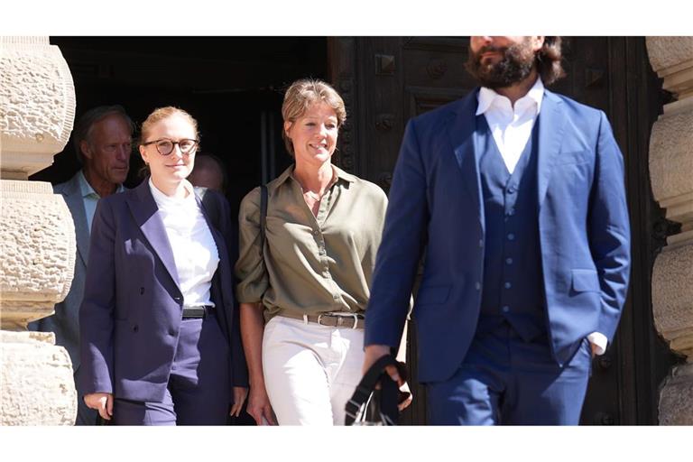 Nach stundenlanger Befragung verlässt Christina Block das Gerichtsgebäude.