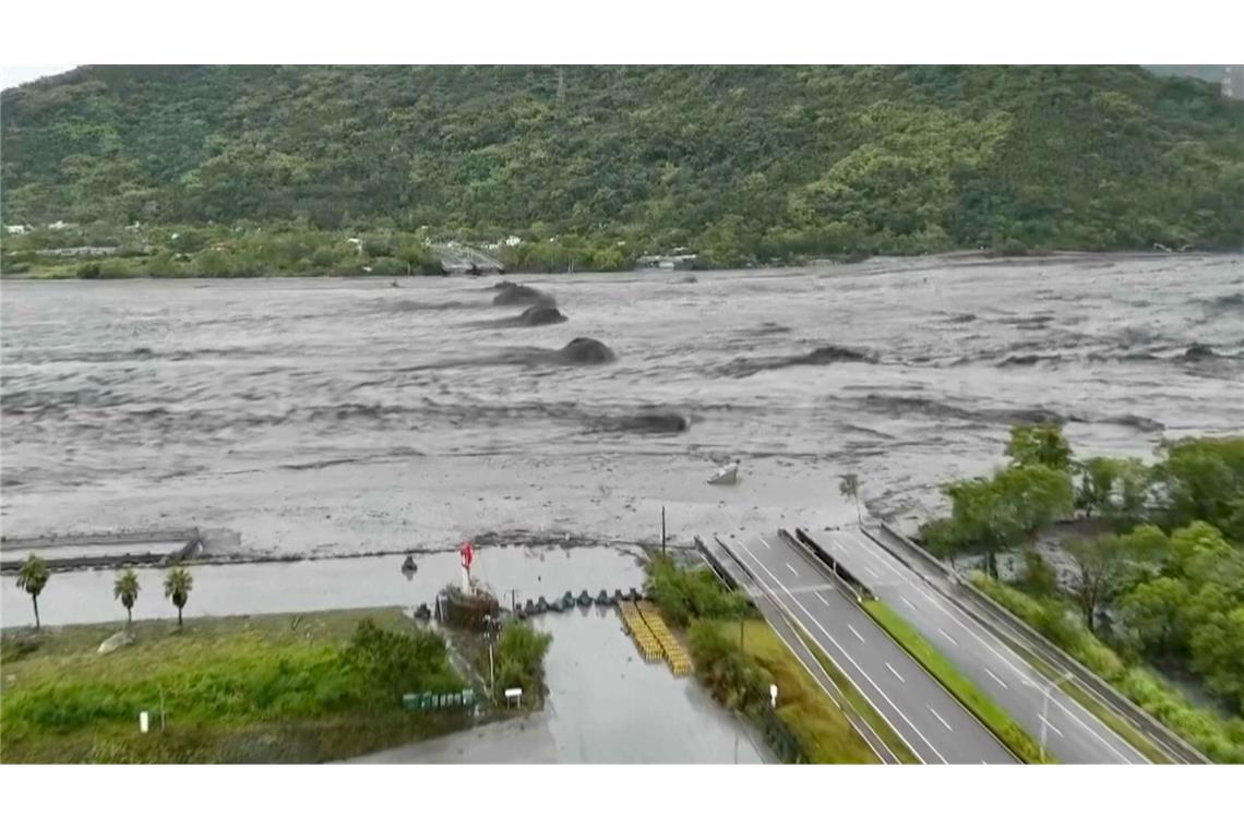 Nach Überschwemmungen starben in Taiwan mindestens 14 Menschen.