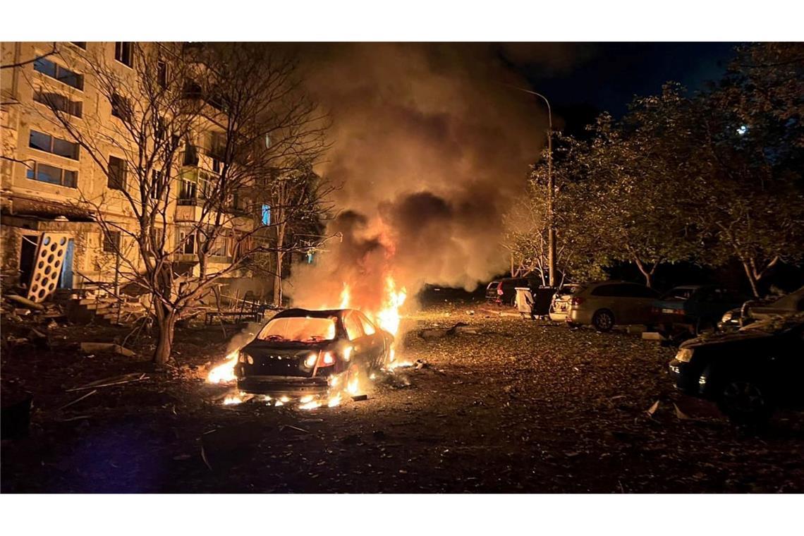 Nach ukrainischen Angaben setzte Moskau mehr als 50 Raketen und Marschflugkörper sowie rund 500 Drohnen ein.