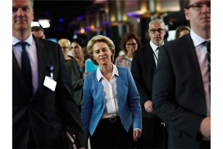 Nach zähem Ringen haben die EU-Staats- und Regierungschefs Ursula von der Leyen als Kommissionspräsidentin vorgeschlagen. Foto: Francisco Seco/AP