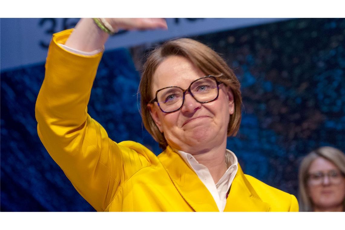 Gesundheitsministerin Warken neue Chefin der Frauen-Union Nach zehn Jahren an der Spitze der Frauen Union der CDU tritt Annette Widmann-Mauz nicht wieder an.