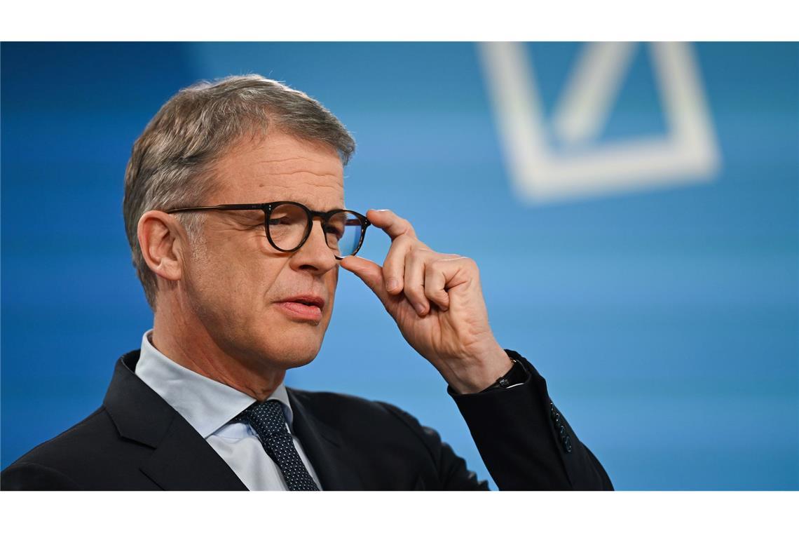 Nachdem die Deutsche Bank 2025 mit gut 9,7 Milliarden Euro den höchsten Vorsteuergewinn ihrer Geschichte erzielt hat, will Vorstandschef Christian Sewing die Rendite des Geldhauses weiter nach oben treiben. (Archivbild)