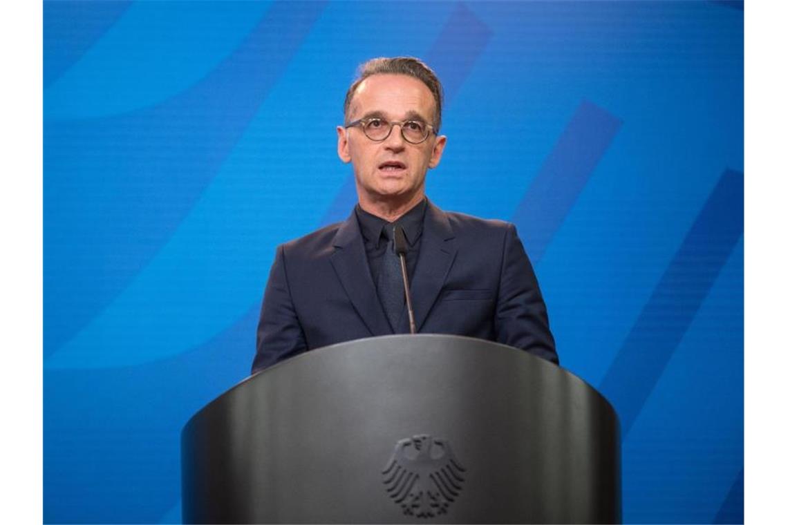 Nachdem die internationale Chemiewaffen-Kontrollbehörde den Nervengift-Anschlag auf Kremlgegner Alexej Nawalny bestätigt hat, droht Bundesaußenminister Heiko Maas (SPD) mit Sanktionen gegen Russland. Foto: Stefanie Loos/AFP Pool/dpa