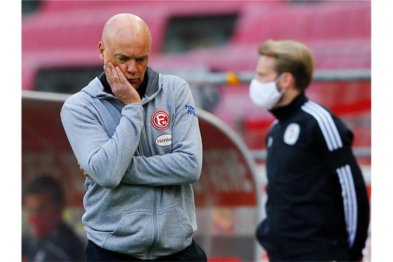 Nachdenklich: Fortuna-Coach Uwe Rösler. Foto: Thilo Schmuelgen/Reuters-Pool/dpa
