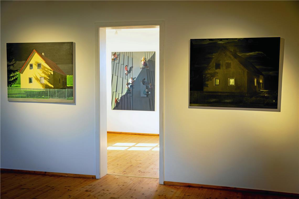 Backnang: Neue Ausstellung im Helferhaus Nacht und Tag, Licht und Schatten – Helligkeit und Dunkelheit treten in Klaus Fischers Gemälden in eine spannende Wechselwirkung.