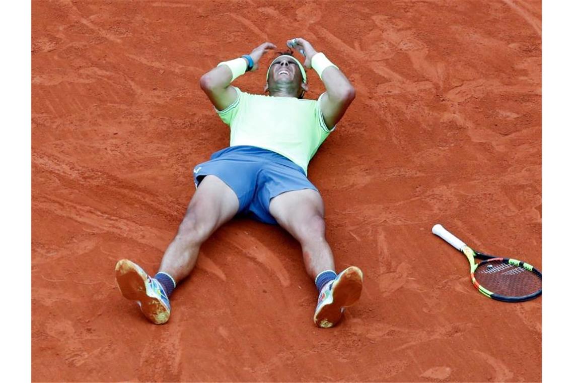 Nadal ist bereits zum zwölften Mal Sieger in Paris. Foto: Pavel Golovkin/AP