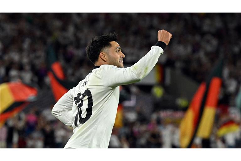 Nadiem Amiri bejubelt sein Tor gegen Nordirland.