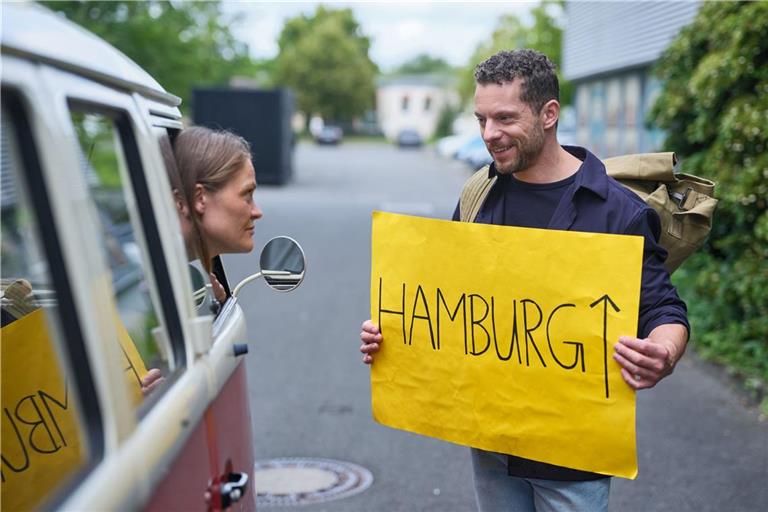 Nadine (Floriane Eichhorn), Gunnar (Paul Cless)