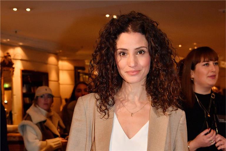 Ex-GZSZ-Star mischt die Schillerallee auf Nadine Menz steigt bei „Unter uns“ ein.