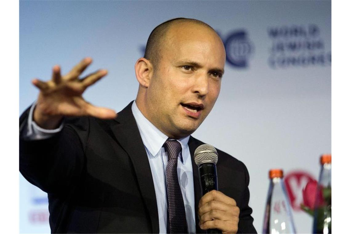 Naftali Bennett, Chef der ultrarechten Jamina-Partei, will nicht länger mit Netanjahu zusammenarbeiten. Foto: Abir Sultan/epa/dpa