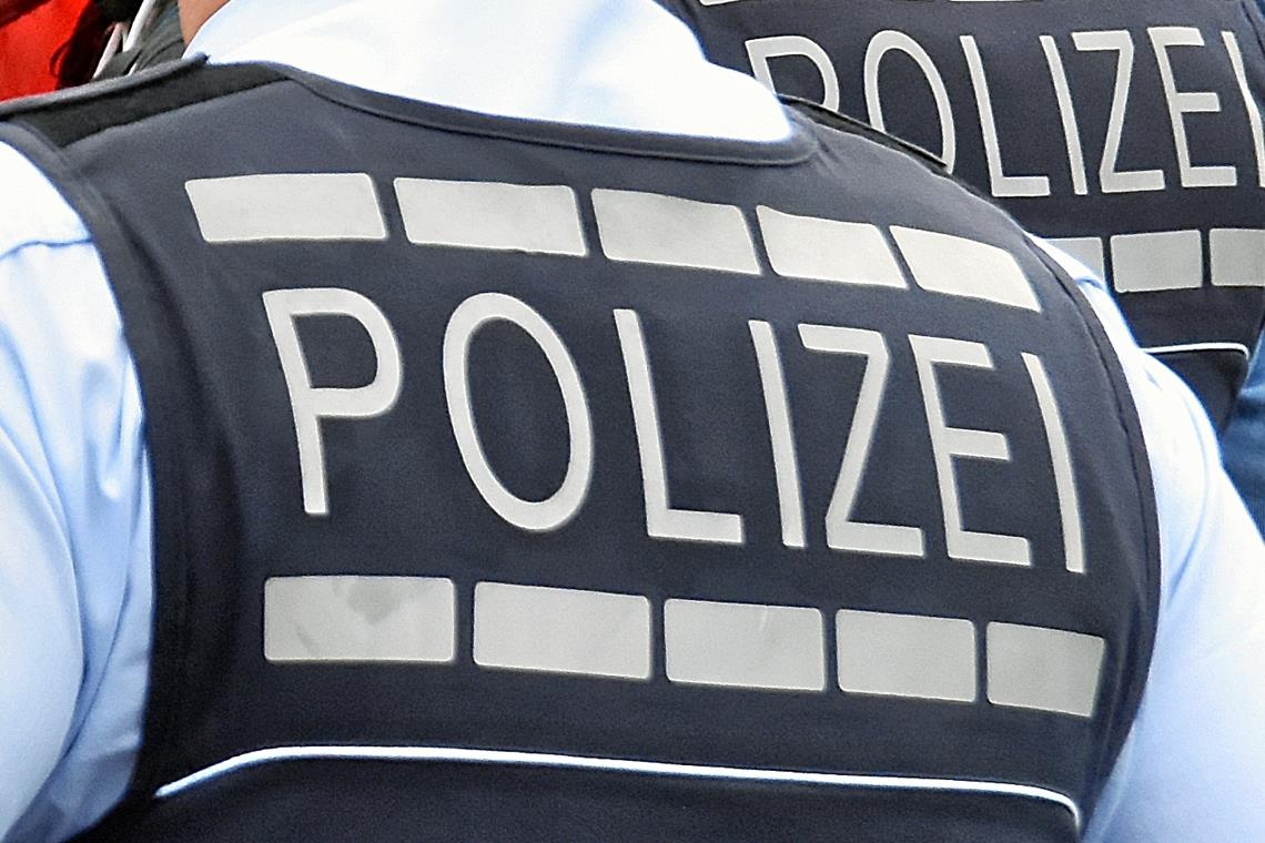 Alkoholisiert aufgefahren Nahe dem Murrtal-Viadukt in Backnang kam es am Samstag zu einem Auffahrunfall, an dem ein alkoholisierter 25-jähriger Mann beteiligt war. Foto: T- Sellmaier