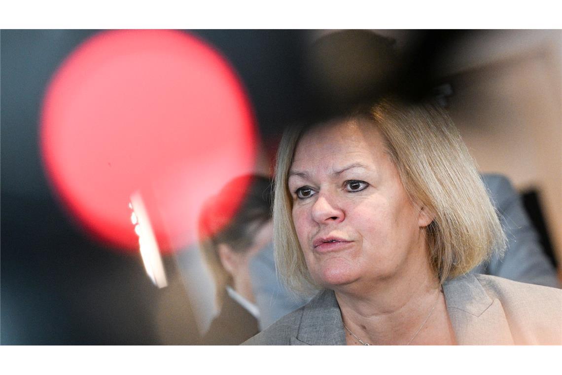 Nancy Faeser wird wohl nicht Innenministerin bleiben, hat aber trotzdem gute Chancen auf einen Kabinettsposten. (Archivbild)