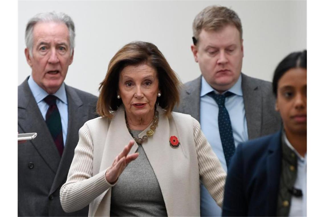 Hitzige Debatte im US-Kongress vor Impeachment-Votum Nancy Pelosi ist die Spitzenfrau der US-Demokraten und Vorsitzende des Repräsentantenhauses. Foto: Susan Walsh/AP/dpa