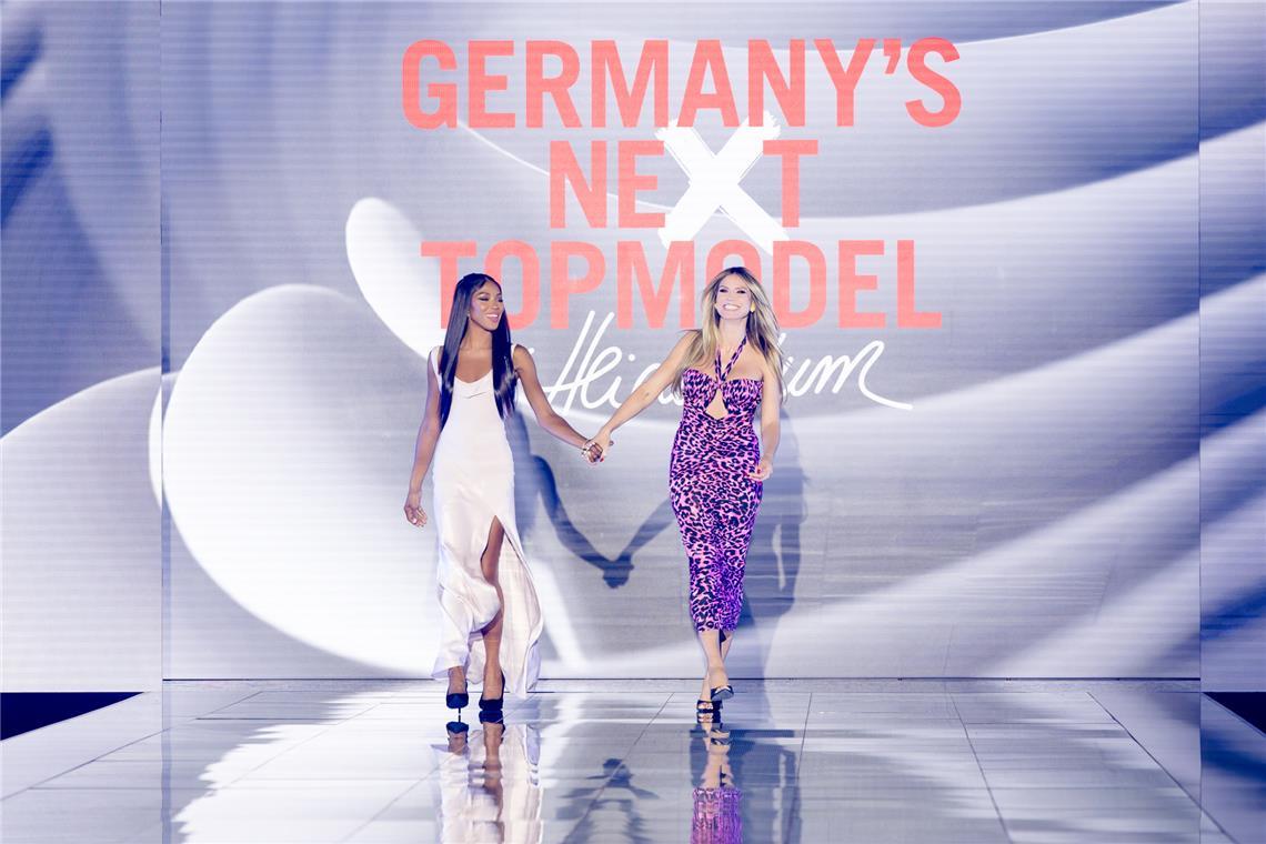 Heidi & Naomi fordern beim Casting mehr Haut
