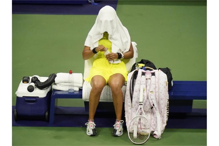 Naomi Osaka kann das Elend nicht mehr mit ansehen. Foto: Frank Franklin II/AP/dpa